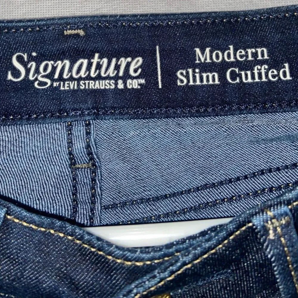 Signature Levi Strauss &co modern slim cuffed size 6-W28 Dark Wash Look GREAT! - Picture 3 of 6
